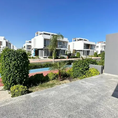 דירה Four Seasons Life Trikomo