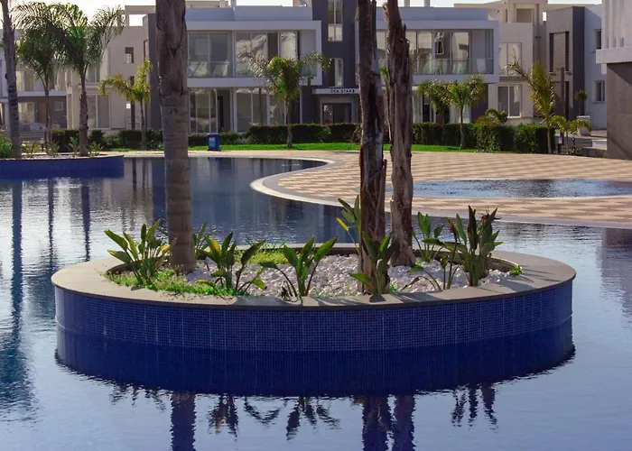 Four Seasons Life アパート Trikomo