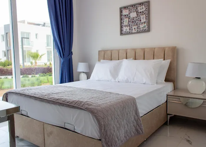 Four Seasons Life Trikomo