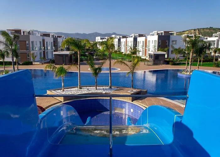 アパート Four Seasons Life Trikomo