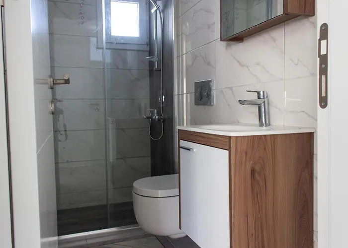 Four Seasons Life アパート