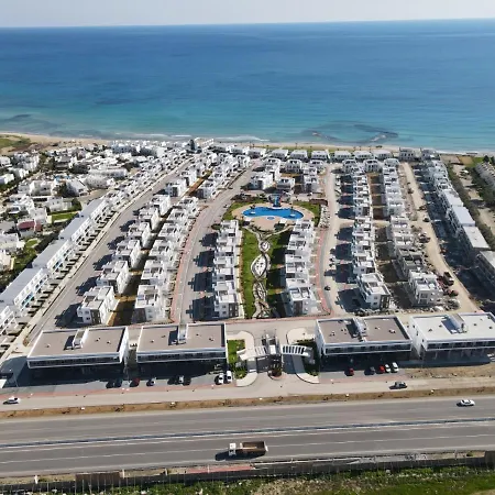 Four Seasons Life Trikomo