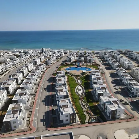 Апартаменты Four Seasons Life Trikomo