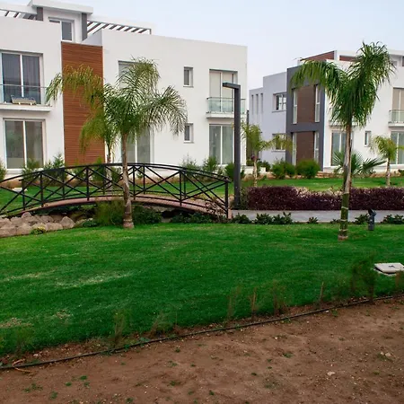 Four Seasons Life Trikomo