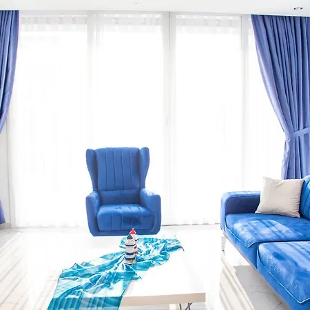 Four Seasons Life Apartament *