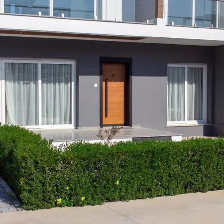Four Seasons Life Apartment Trikomo