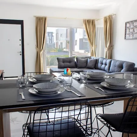 Four Seasons Life Apartment