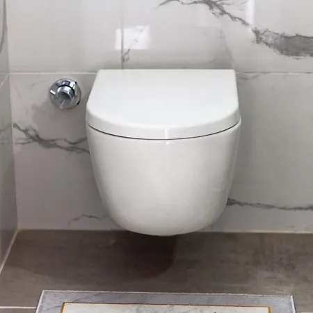 Four Seasons Life Apartament *