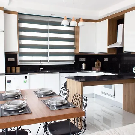 Four Seasons Life Apartament