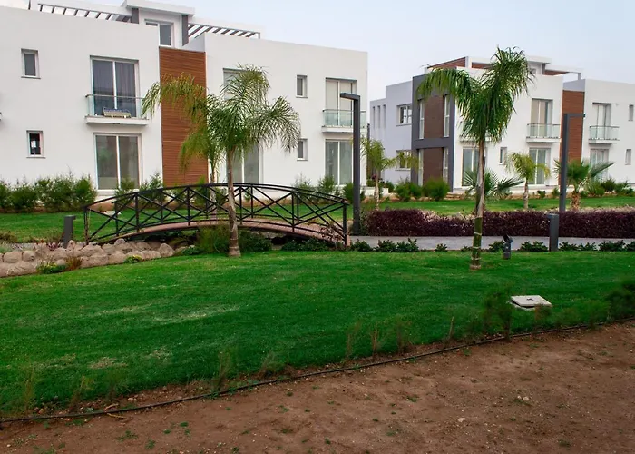 Four Seasons Life Trikomo