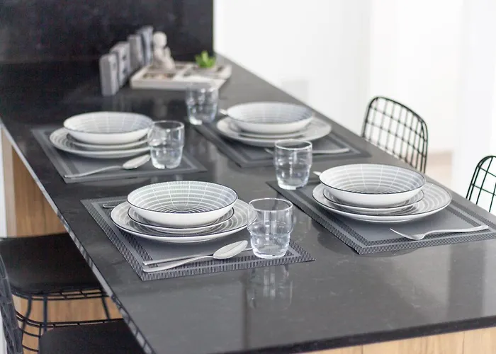 Four Seasons Life 公寓 Trikomo