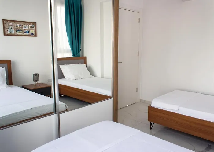 Four Seasons Life Trikomo