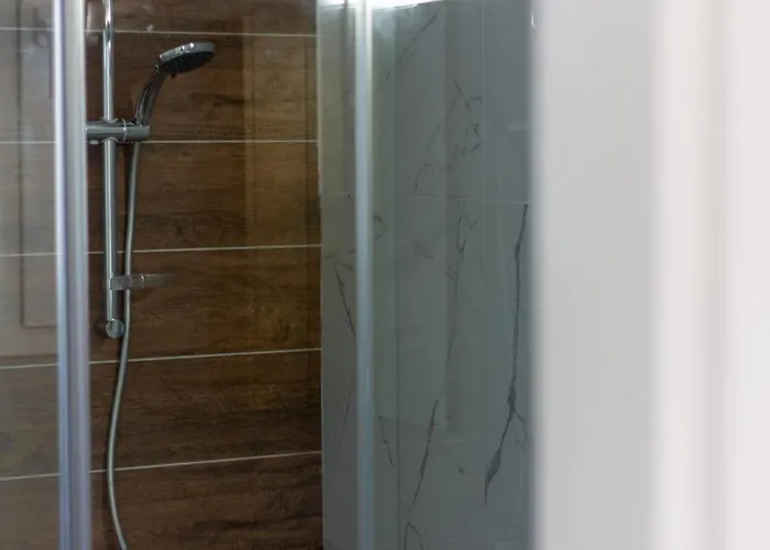 Four Seasons Life 公寓 *