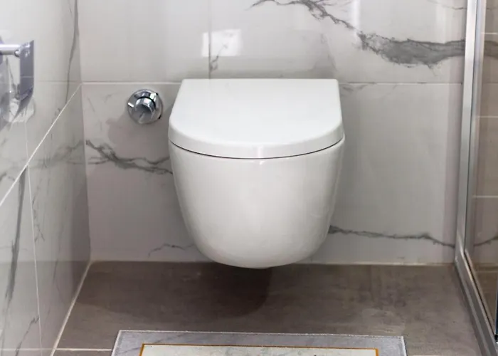 Four Seasons Life 公寓 *